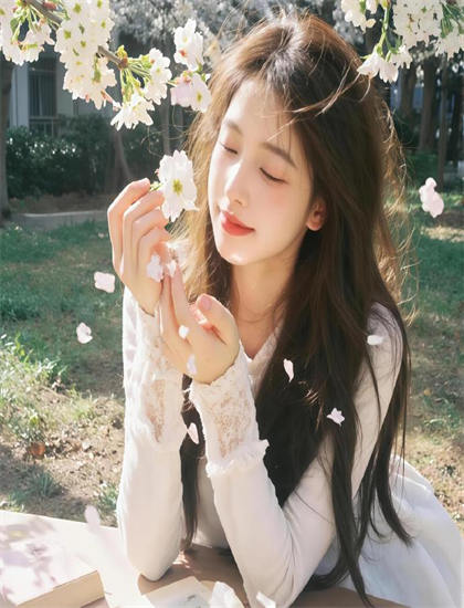 从超级英雄角度解读《然后，百合子就独自一人了》：的技术创新与艺术成就 ——带你领略超级英雄的魅力