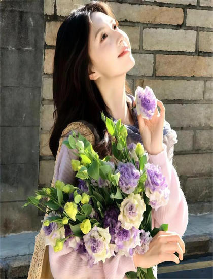 批判的探索阿甘正传的奥秘：隐藏细节与深层意义